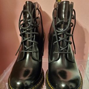 Dr. Martens persephone